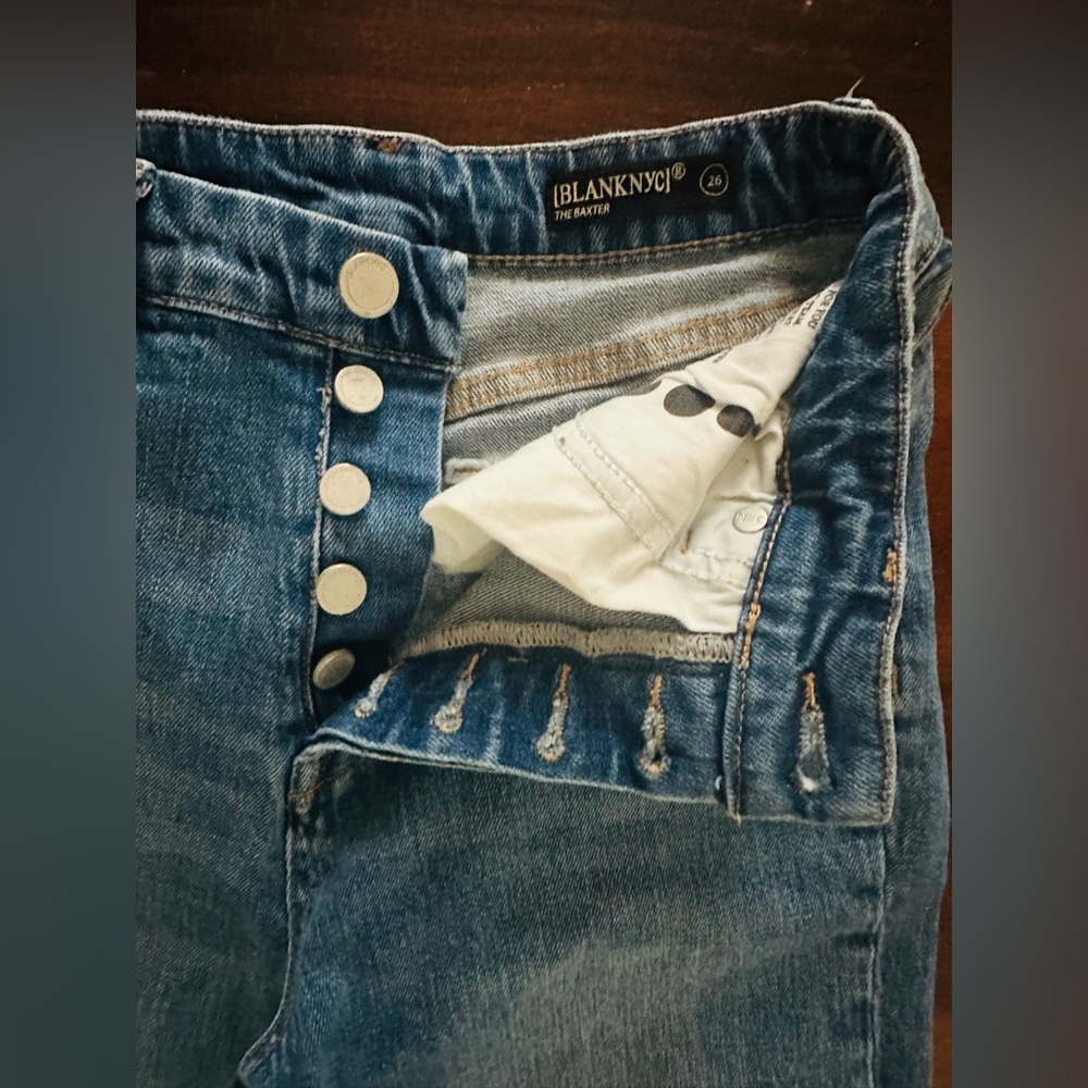 Blank NYC The Baxter Ribcage Straight Leg Jeans. Button-Fly. Size 26 - Picture 3 of 4